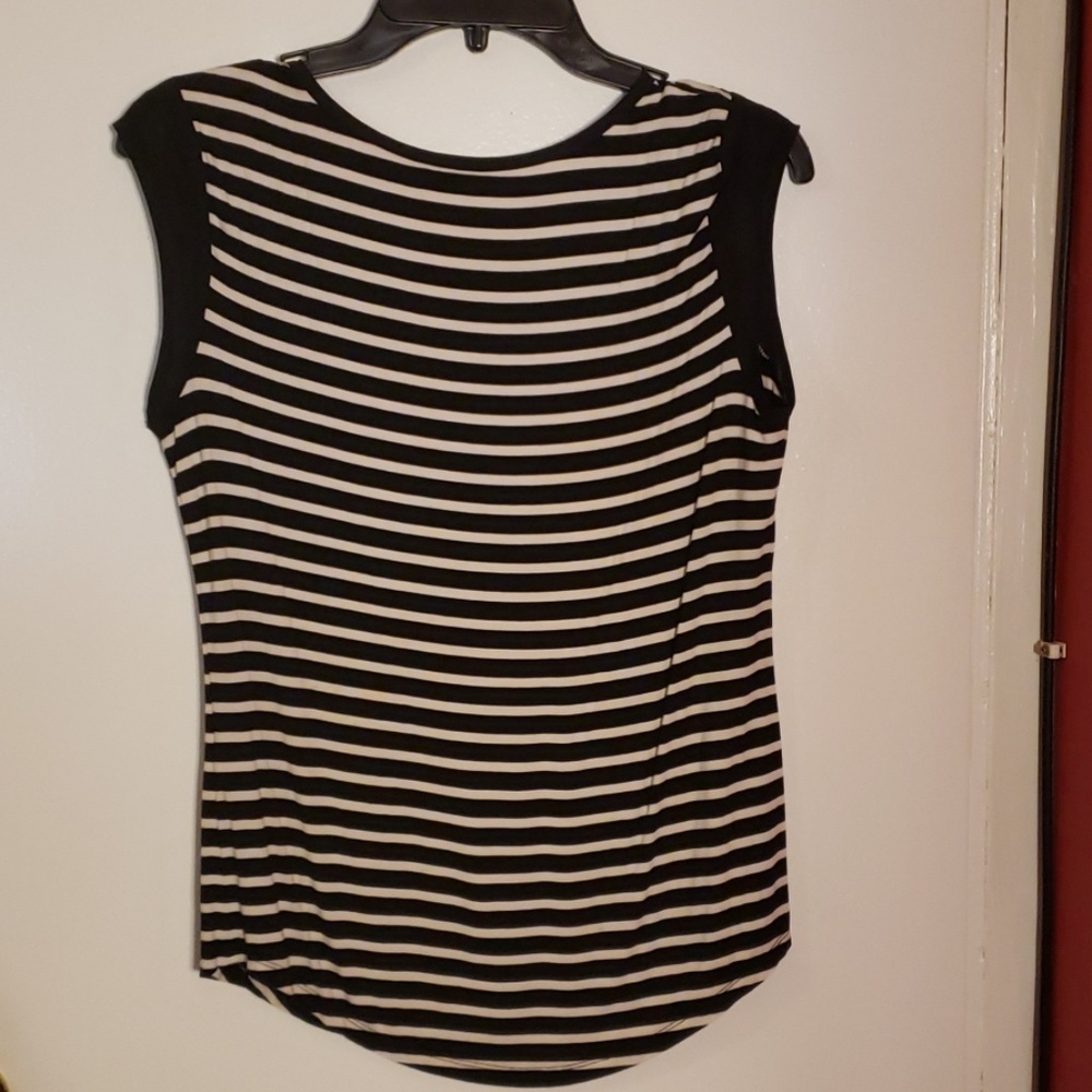 Sleeveless - Picture 2 of 2